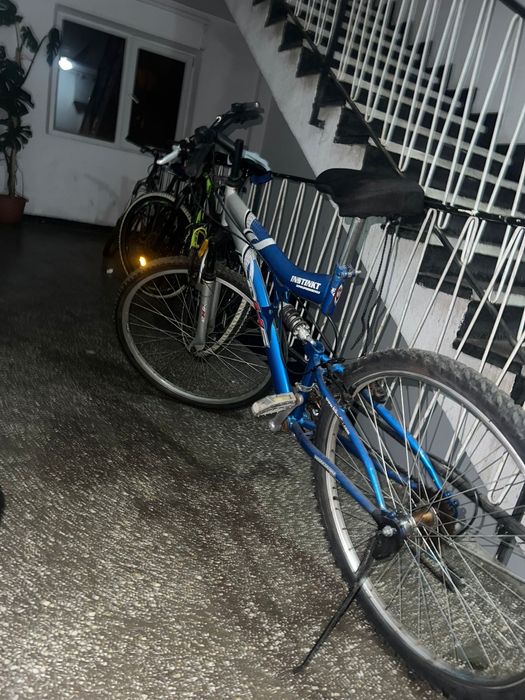 Vând bicicleta  dhs cu suspensie cadru și roata față