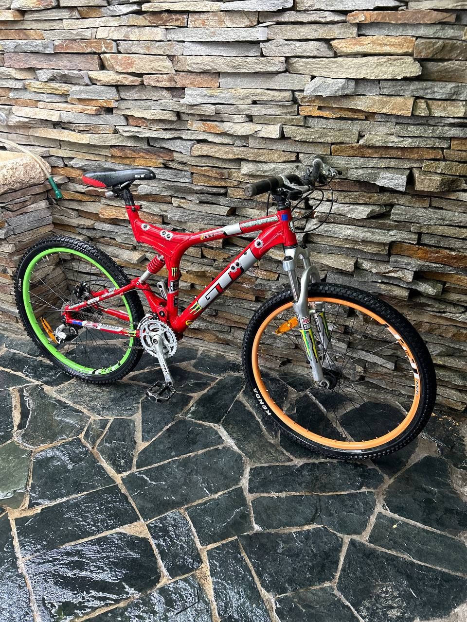 Велосипед мекица dawn hill GT оригинално внос Щатите дискове