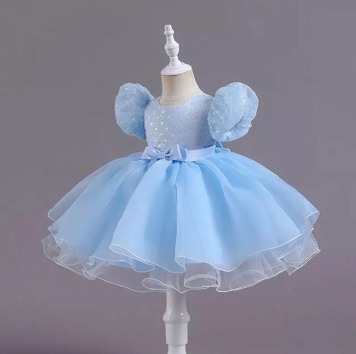 Детска елегантна рокля в светло синьо 2 години