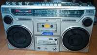 Radiocasetofon boombox Hitachi + 50 casete audio