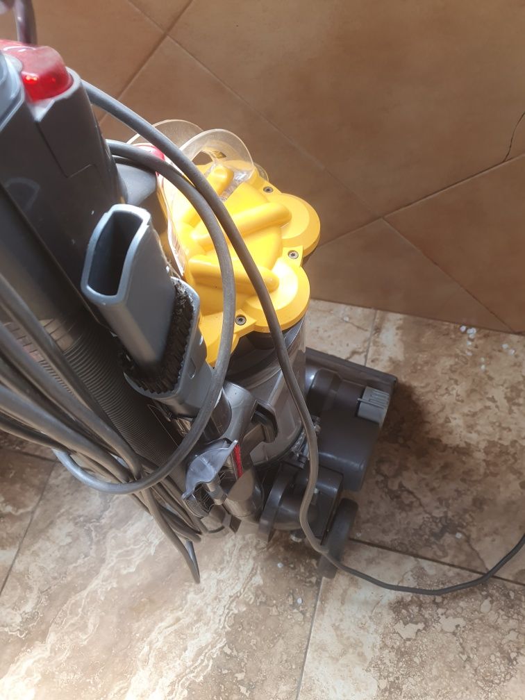 Aspirator dyson DC 33