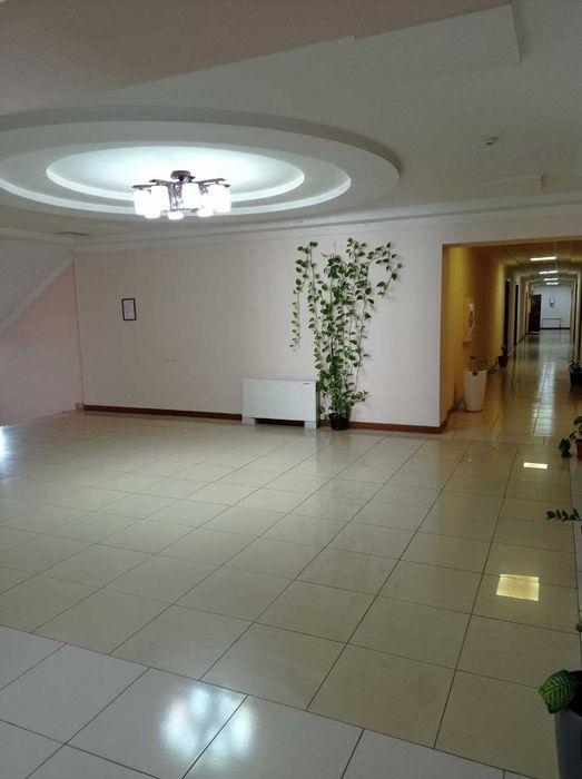 Продаётся бизнес центр по улице Бобур. Аэропорт мост. Вдоль дороги!!!