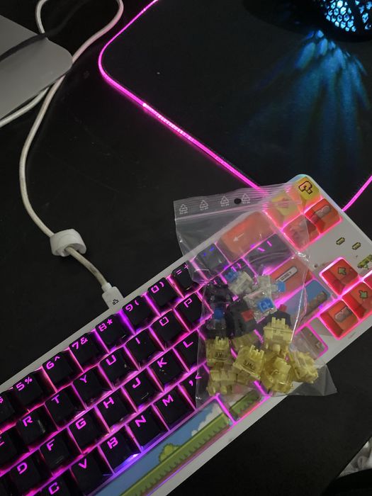 Vand switch uri albastre galbene dark cherry si maro intr-un pachet