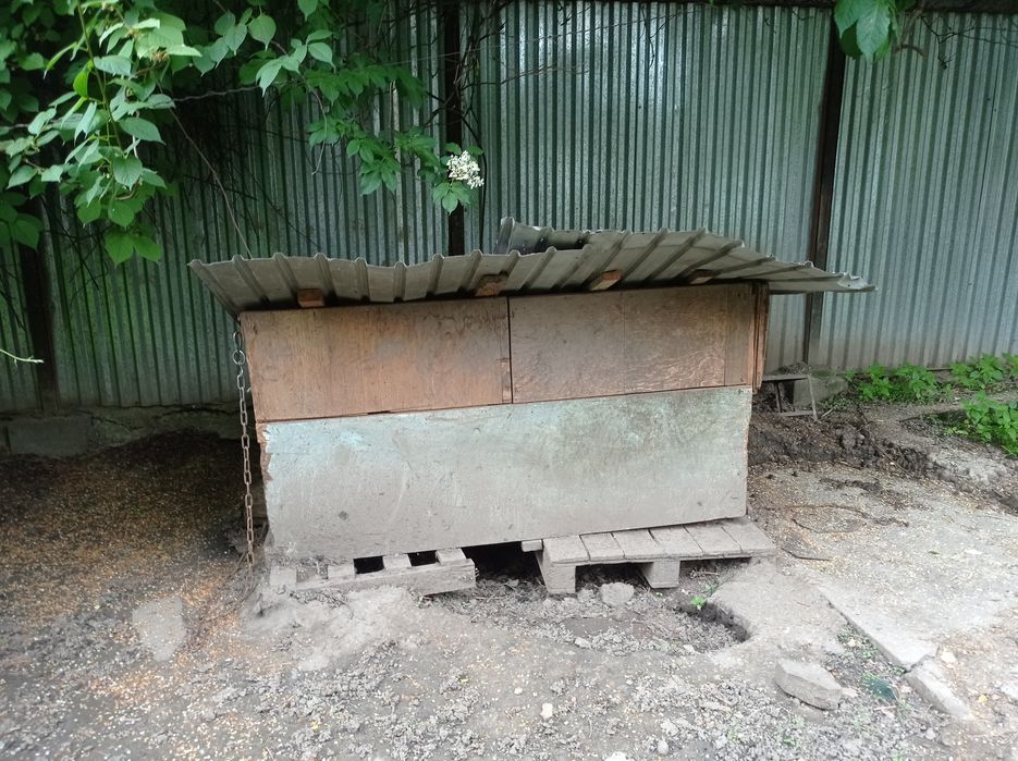 Продам собачью будку