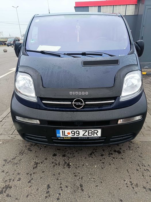 Vând Opel vivaro 8+1 varianta lunga