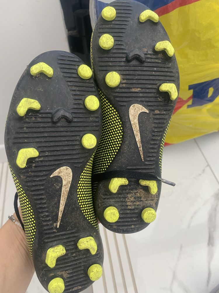 Бутонки nike