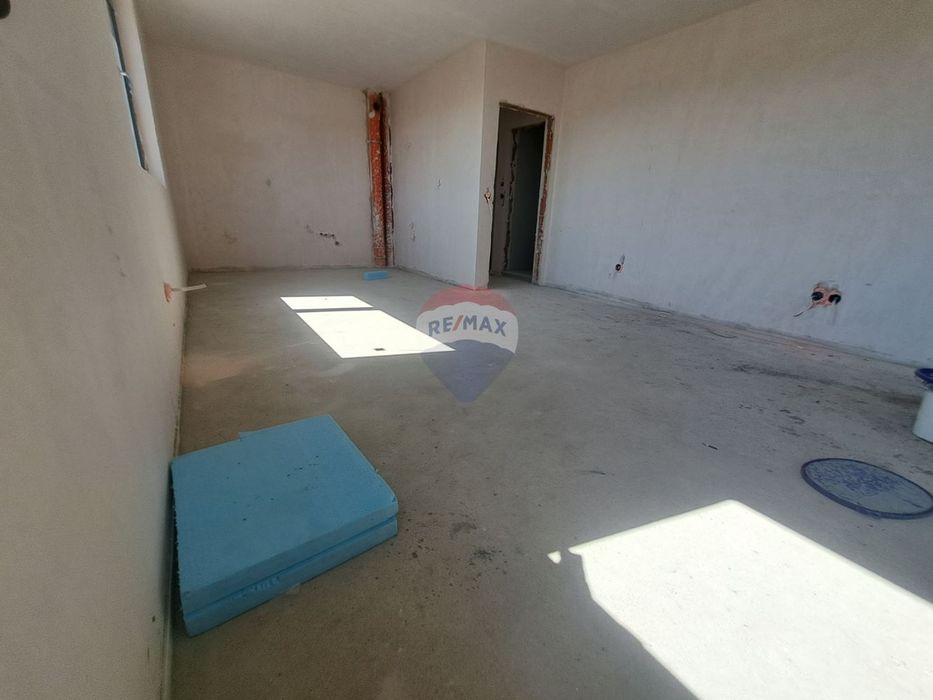 Продава се Двустаен апартамент в Варна, м-т Траката - 76 кв.м за 1435 €/кв.м - Снимка #3