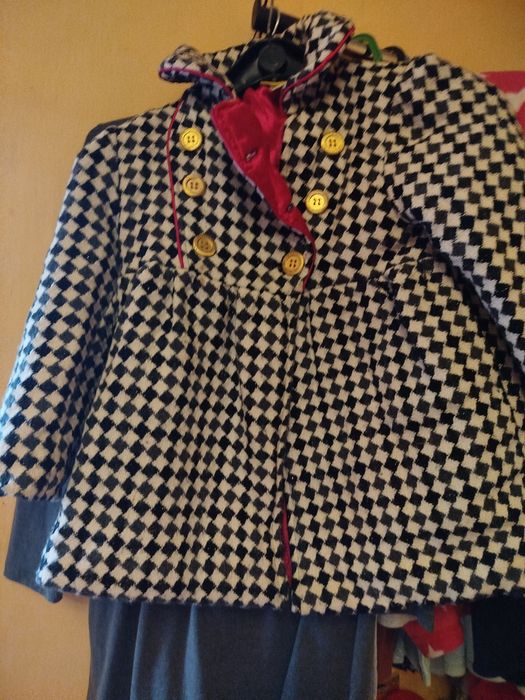 Palton/hainuta eleganta fetite 5-6 Ani livrare gratuita prin OLX