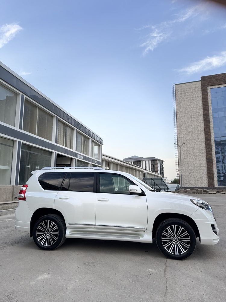 Tayota Land Cruiser Prado 150
