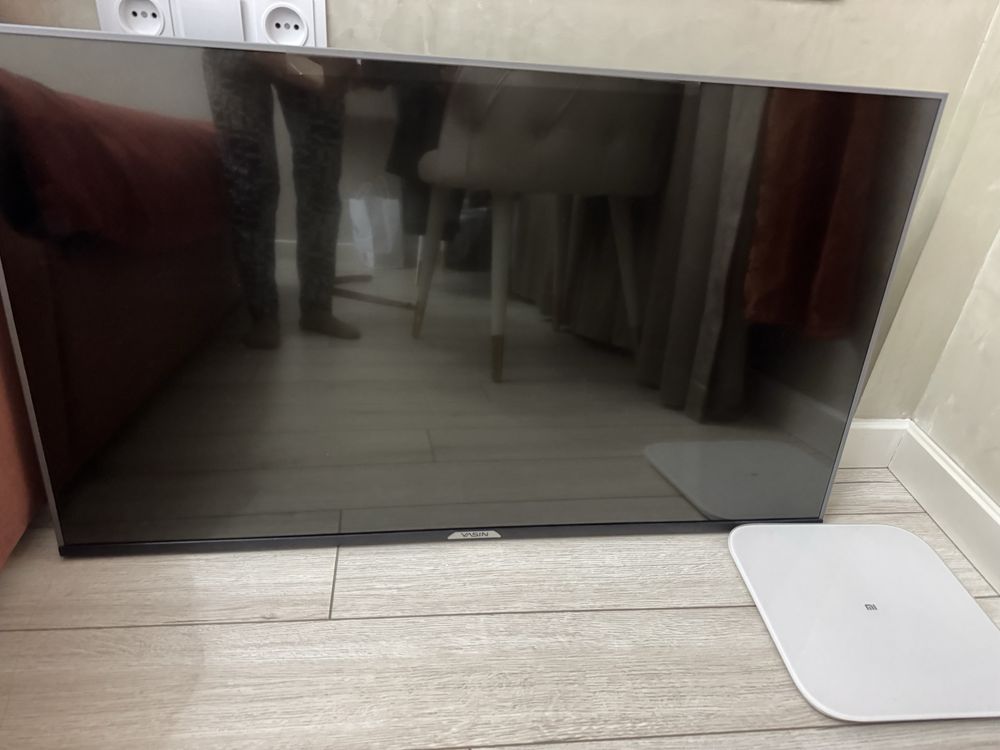 Продам телевизор бу led-43E5000
