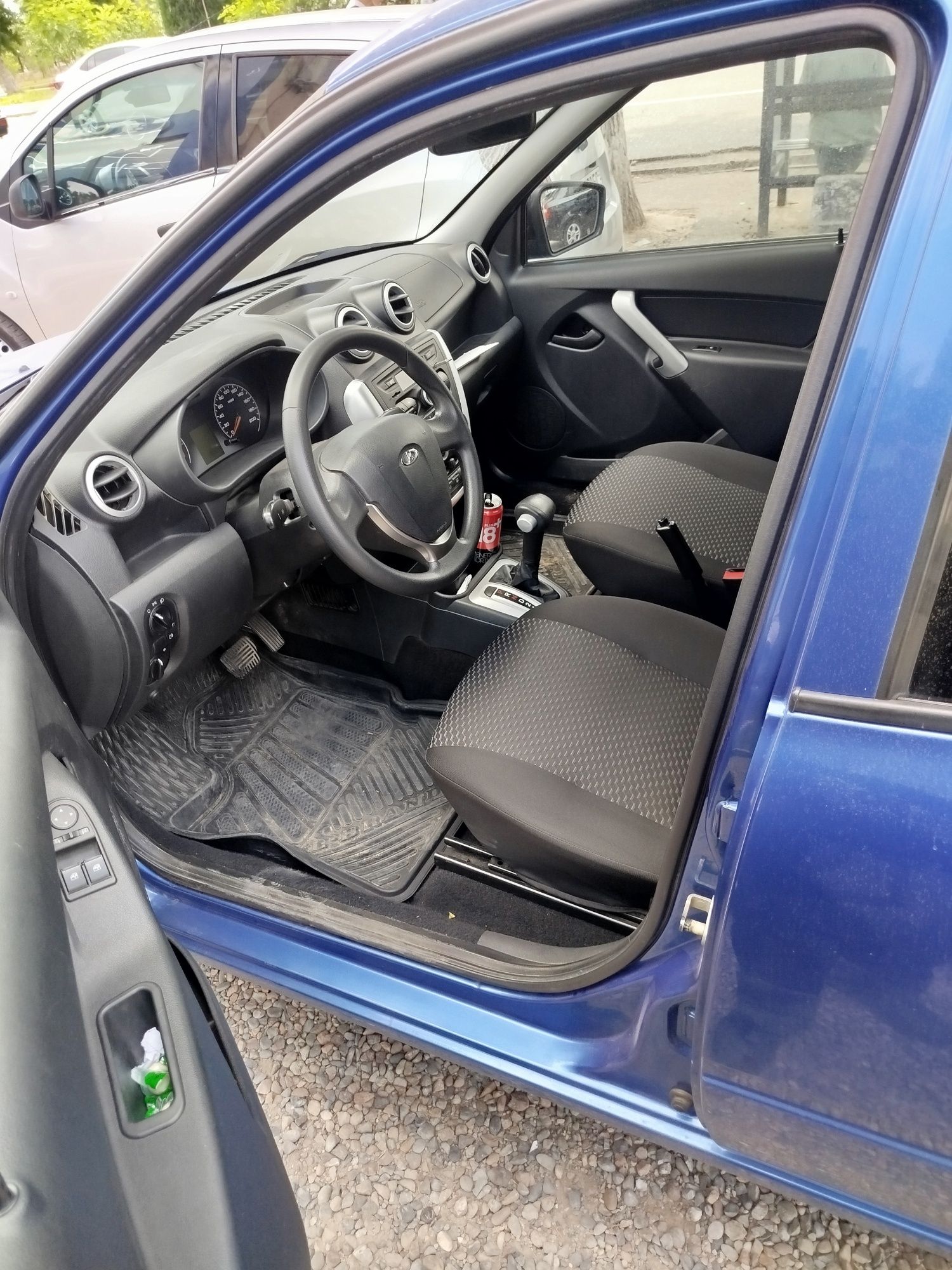 Lada Granta avto