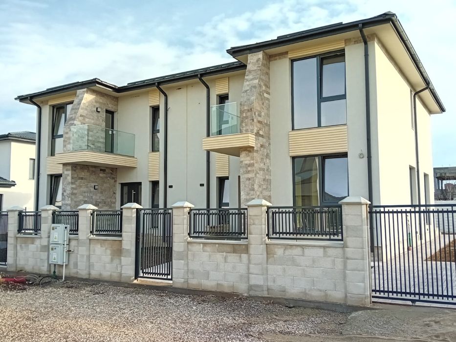DIRECT PROPRIETAR / VAND 2 Case tip DUPLEX 5 cam / Petresti, Corbeanca