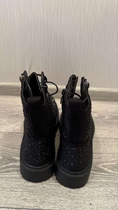 Нови зимни боти -номер 39