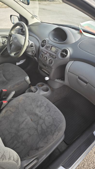 Toyota Yaris 1.0 КЛИМАТИК
