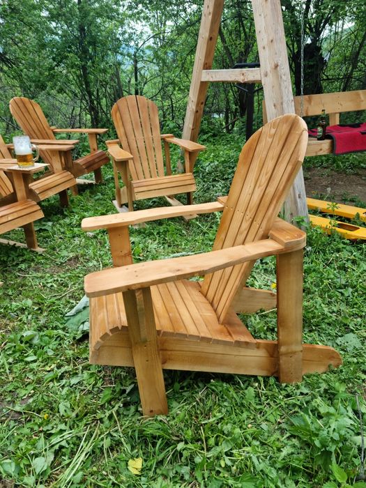 Mobilier din lemn masiv – scaune, mese, dulapuri – facem și pe