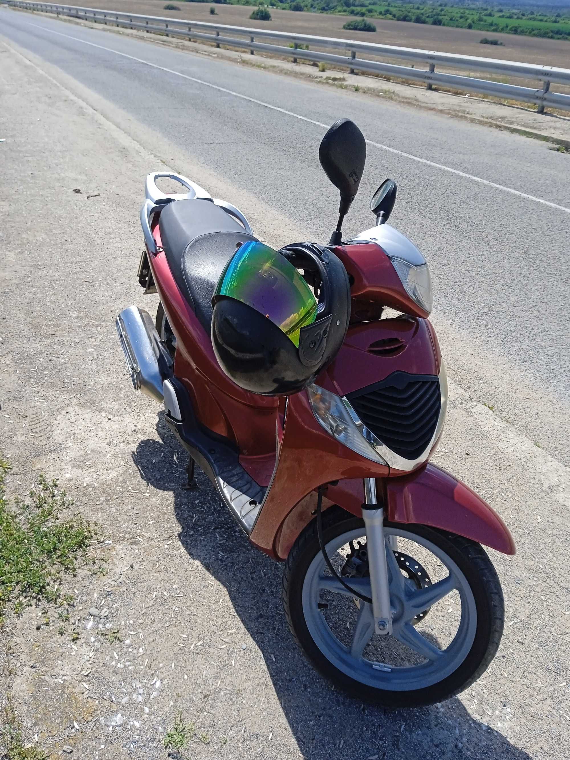 Продавам Honda sh 125i