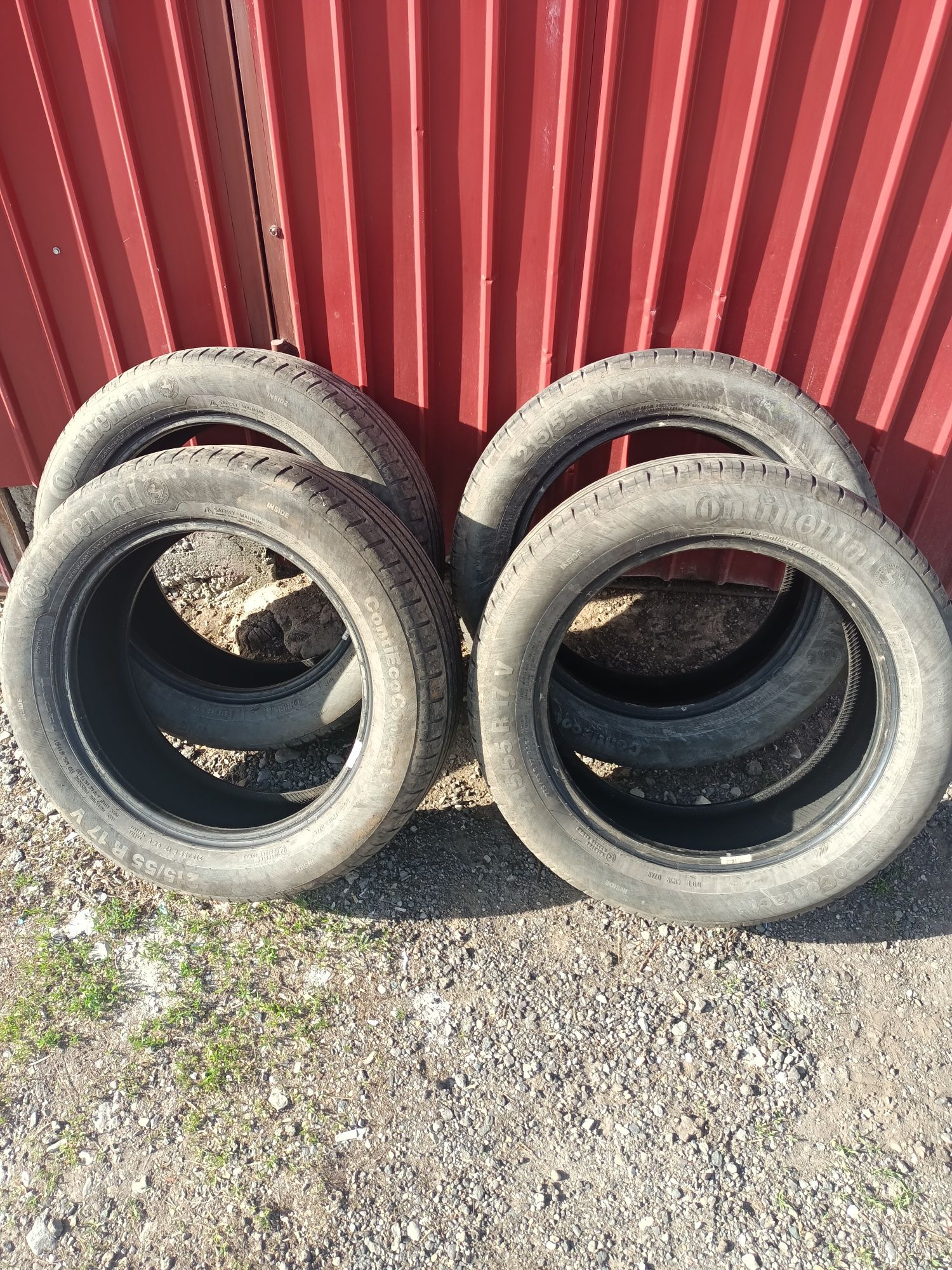 Vând anvelope vara continental 215/55R17