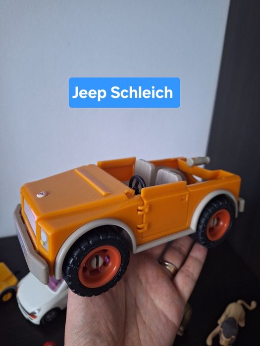 Lot mașinuțe Schleich și Playmobil.