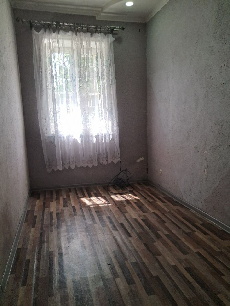 Kvartiraga ikkita xonadosh kerak
