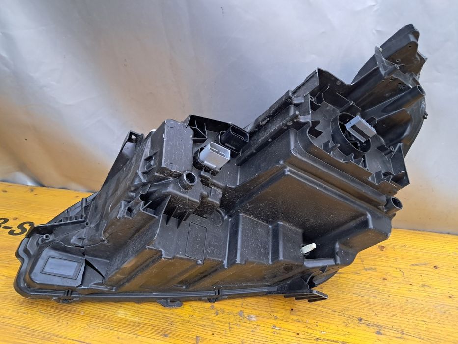 Фар  пежо 308  2021 г Peugeot 308