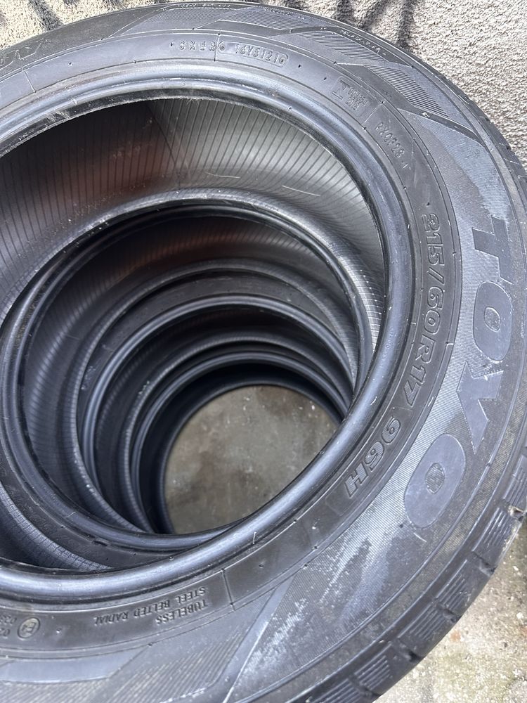 215/60/17 TOYO dot:2021