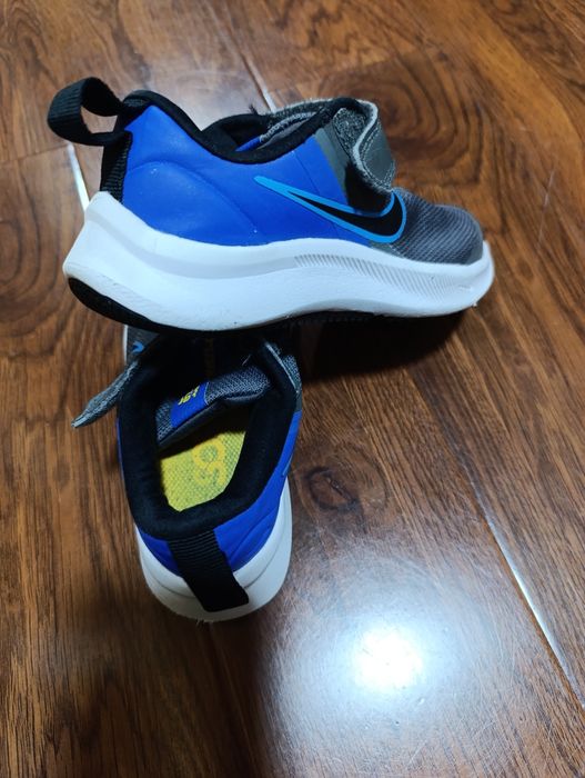 Vând Nike băieți mărime 28