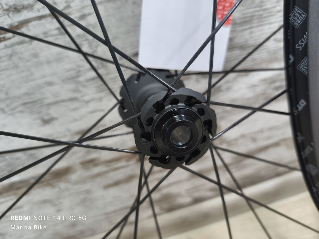 НОВИ алуминиеви шосейни капли DT Swiss PR1400 DiCut Disc