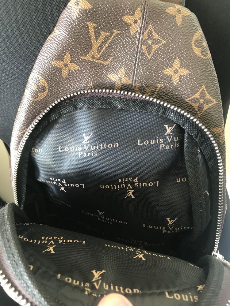 Geanta de umar Louis Vuitton , impecabila