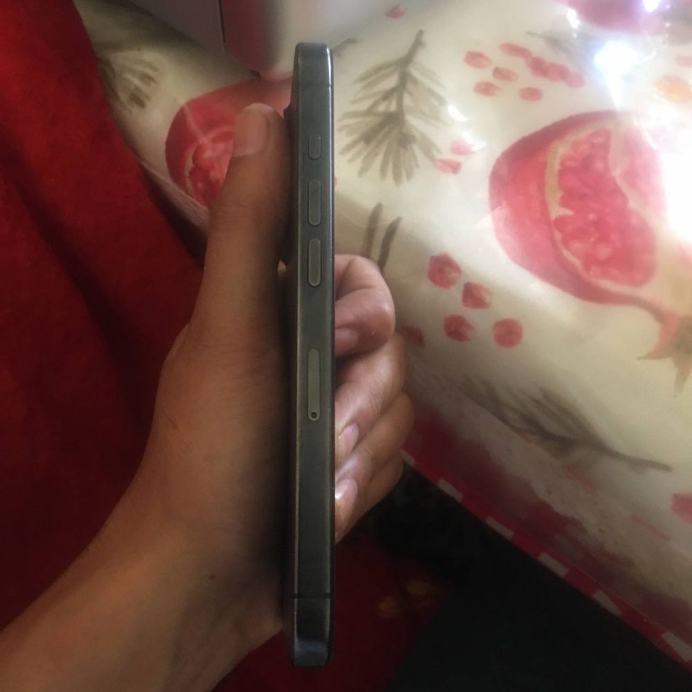 Iphone 15 pro 128 gb yom 87 tkl 640