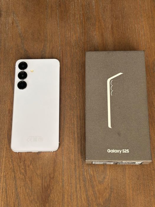 Обмениваю samsung s25
