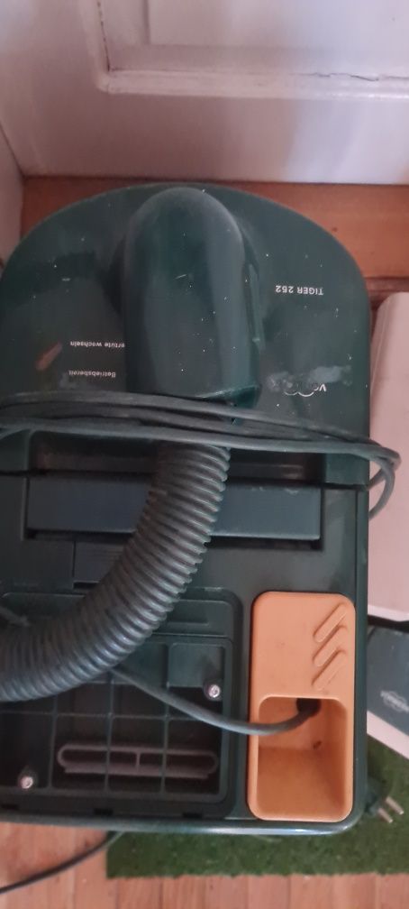 Vand 2 aspiratoare vorwerk germania aparat
