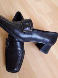 Дамски черни кожени обувки
