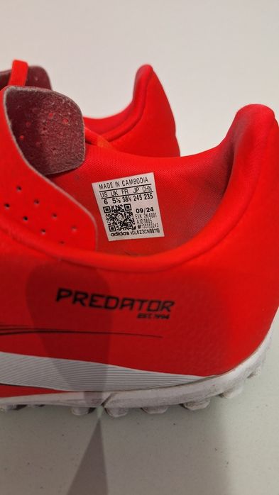 Ghete fotbal adidas predator marimea 38.5