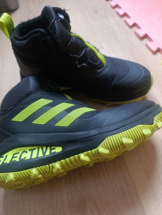 Боти Адидас 33н черни. и 36н черно и електриково