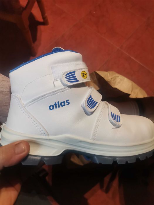 Bocanci atlas bombeu metal