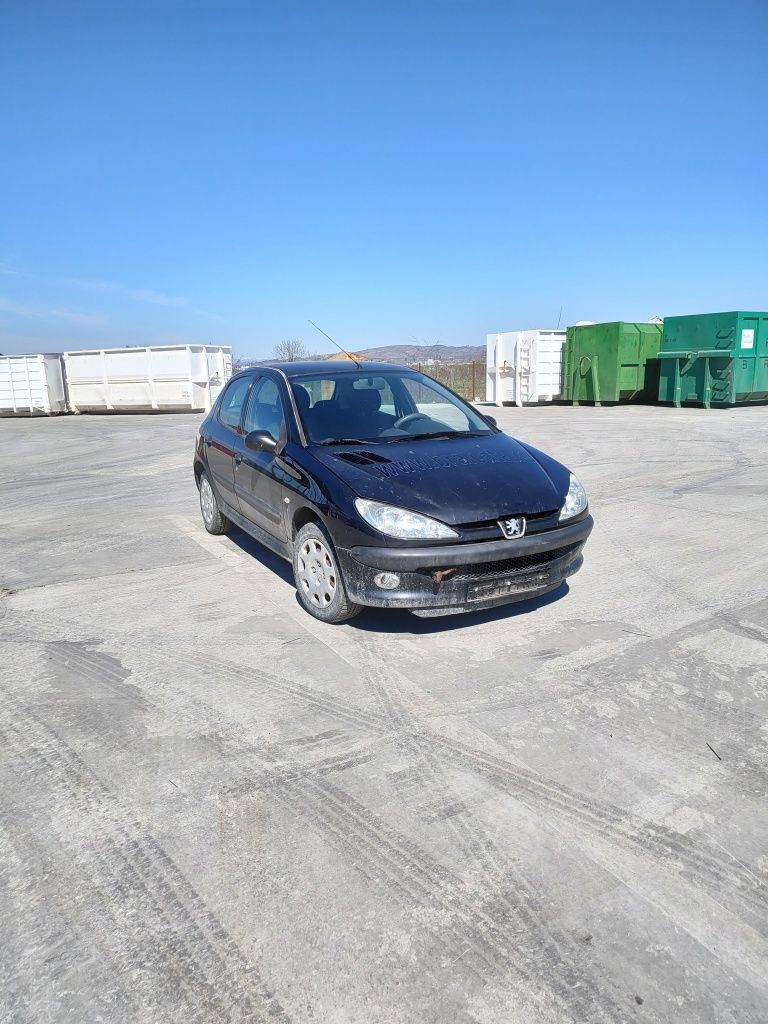 Dezmembrez Peugeot 206