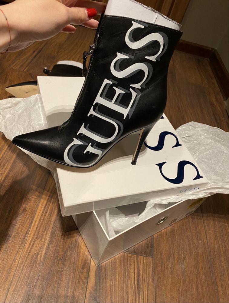 Дамски боти Guess