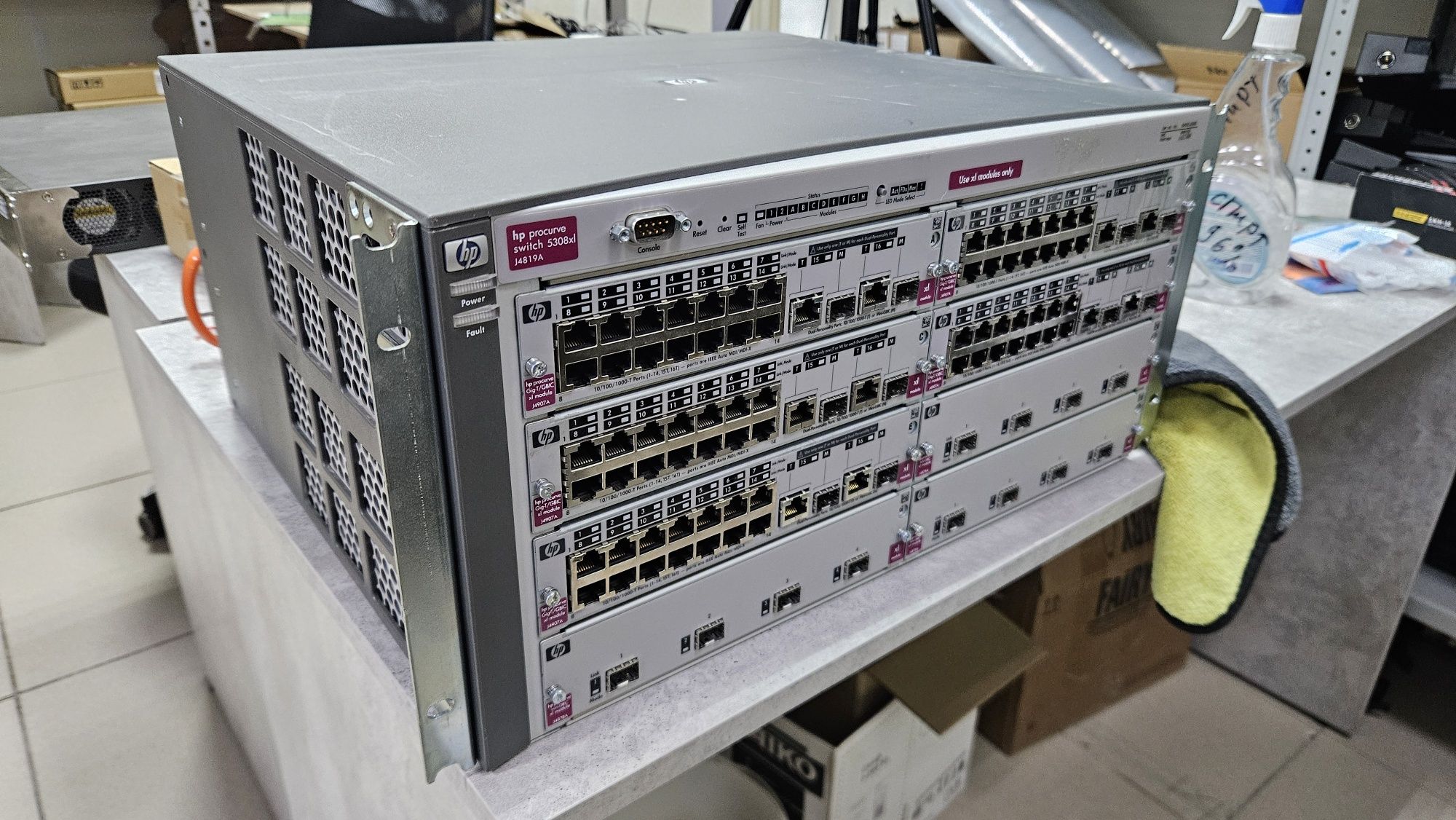 Switch hp procurve 5308xl j4819A