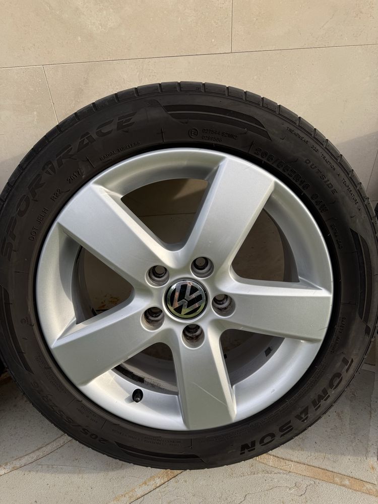 Jante aluminiu originale VW 16“ echipate cu anvelope vara 205/55/16