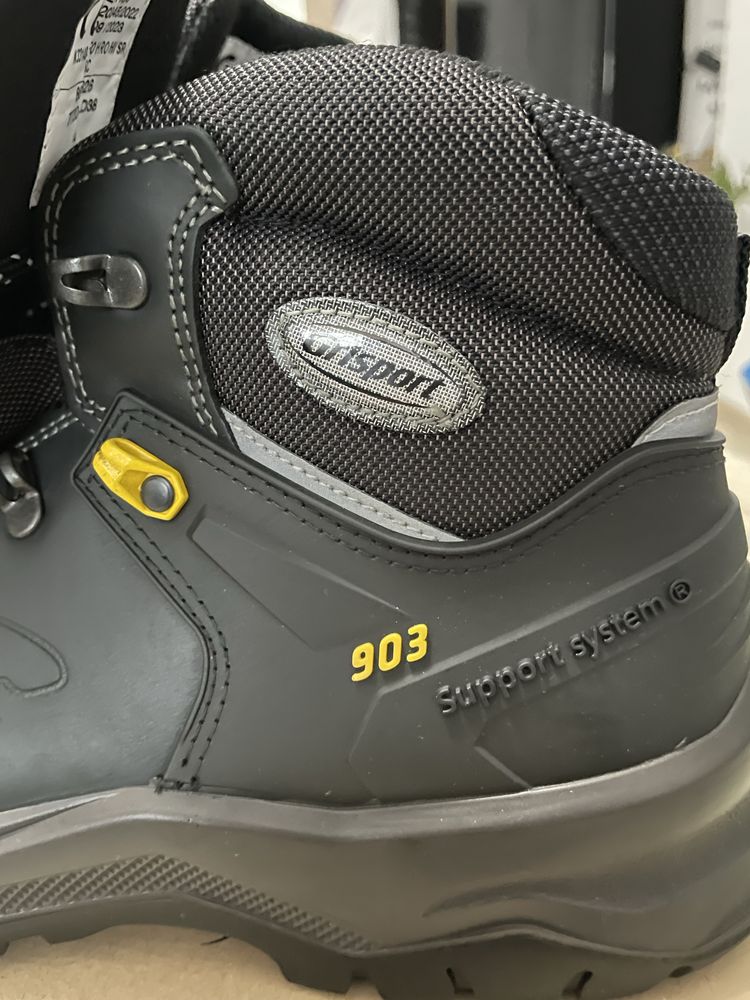 Pantofi de protectie/ Safety Boots Marimea 44