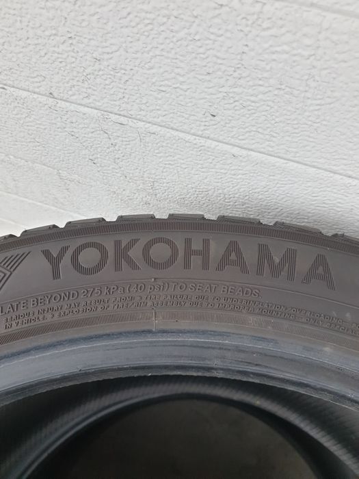 Зимни гуми 2 броя YOKOHAMA Bluearth 315 35 R21 дот 2020