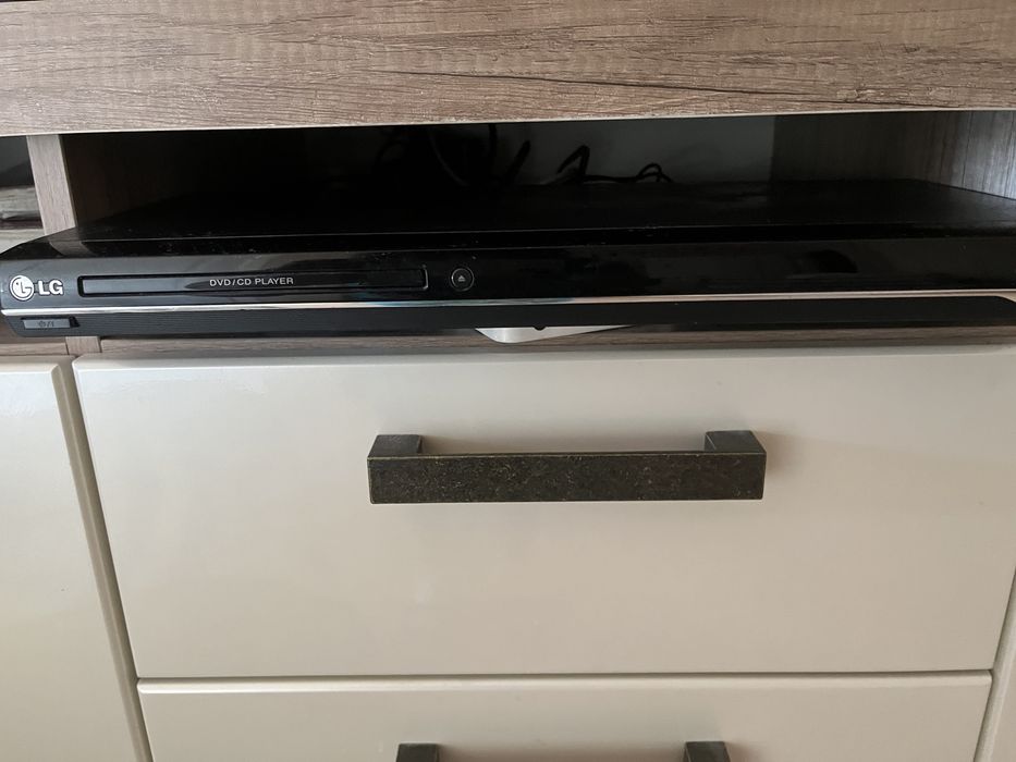 DVD CD плеер LG в отл состоянии