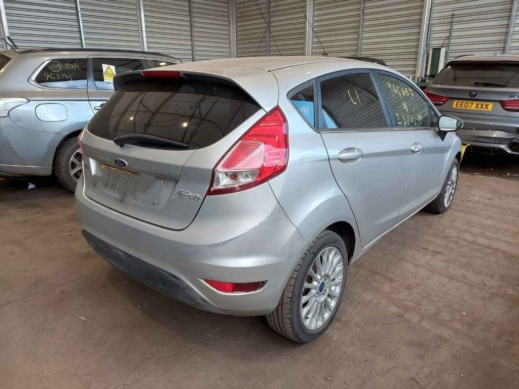 Aripa dreapta spate Ford Fiesta 6 2013 HATCHBACK 1.0 i