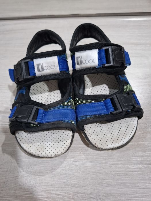 Продам сандали фирменные