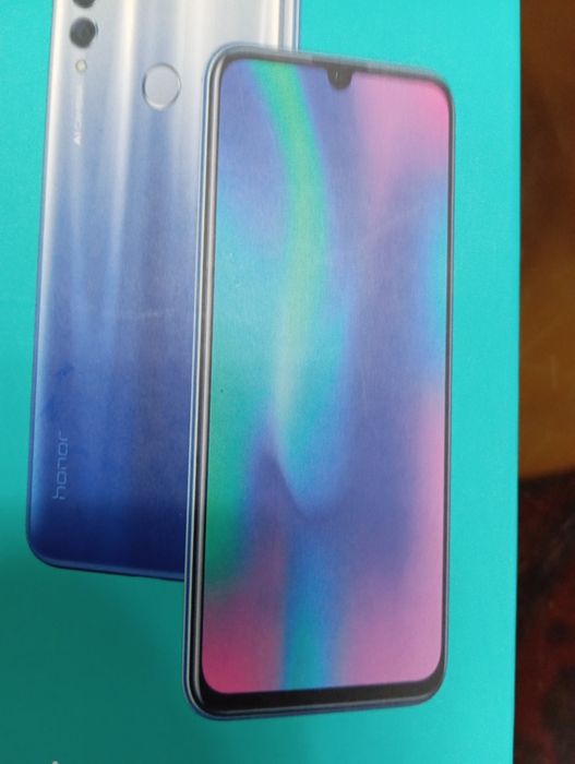 Смартфон Honor10 Lite б/у в отличном состоянии