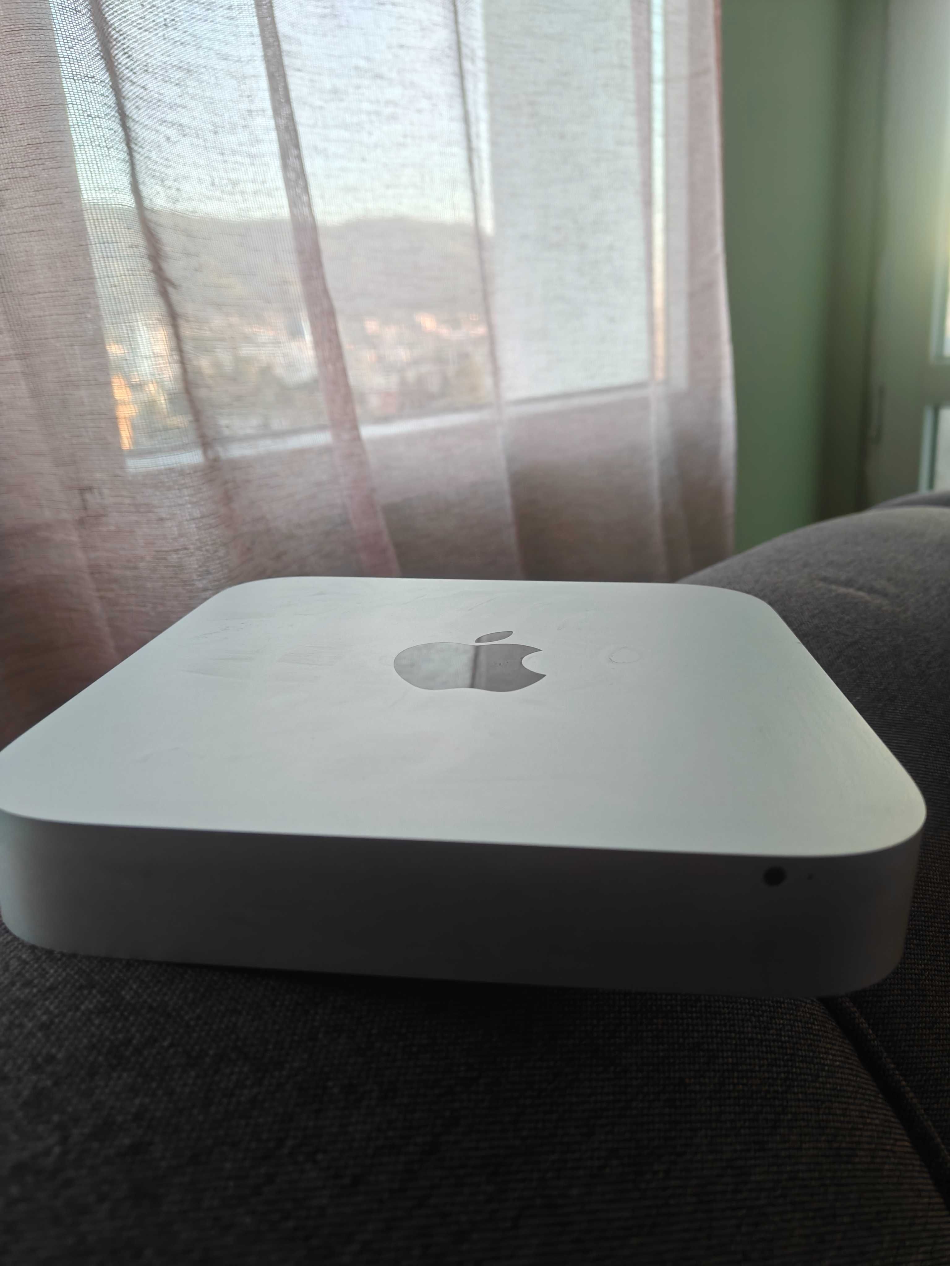 Продавам компютър Mac mini with Apple M2 chip