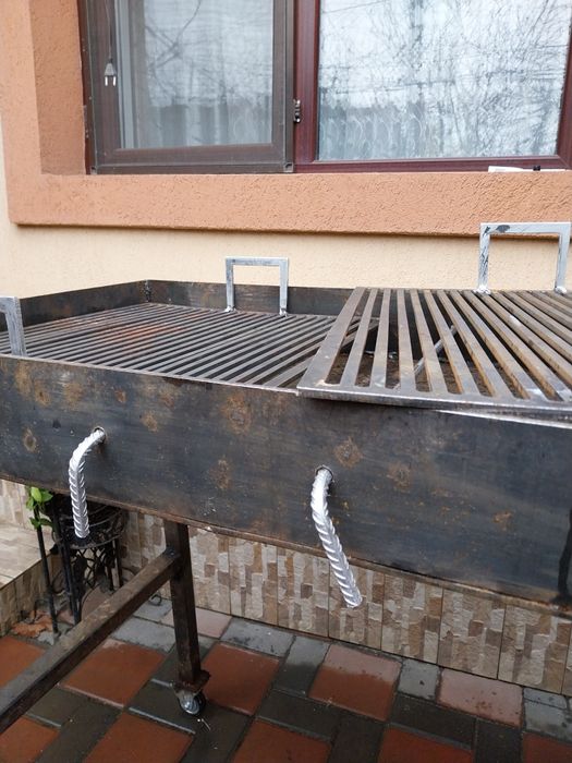 Vând grătar pentru friptură