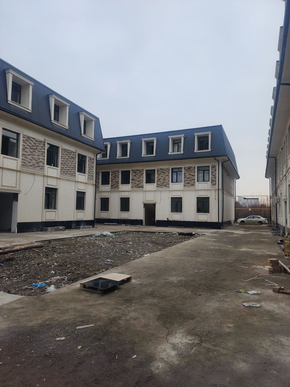 Продаётся 3 комнатная квартира Дюплекс Строитель