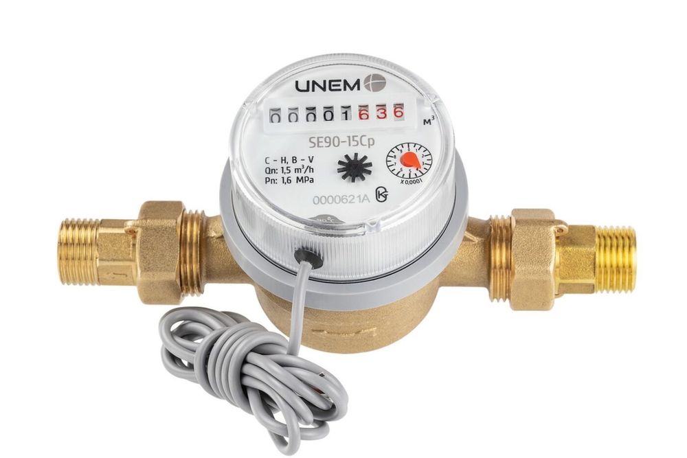 Счётчики для холодной и горячей воды.