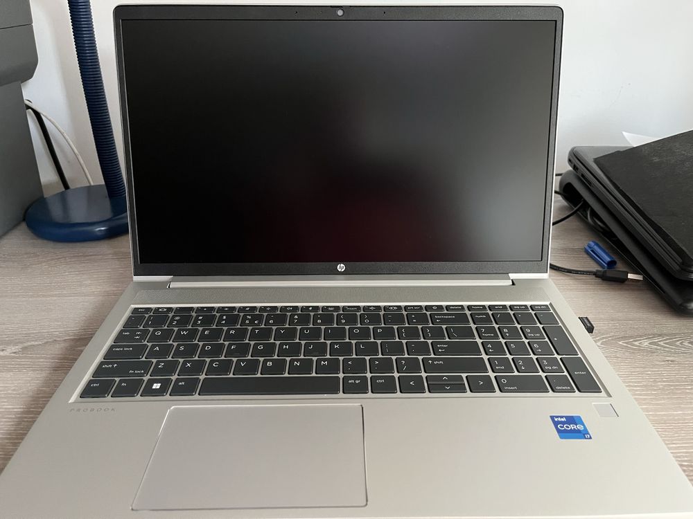 Laptop hp i7 nou